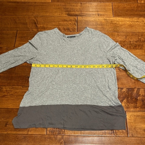 Vince Two Tone Gray Lightweight Crewneck Size L - Picture 5 of 12